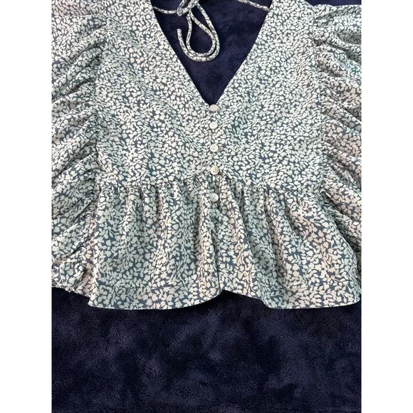 Vestique Top Blouse Size S Double Ruffle  Sleeves White Blue Floral - Picture 3 of 15